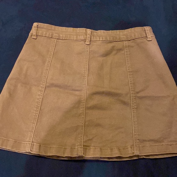 Women’s khaki mini skirt - Picture 2 of 2